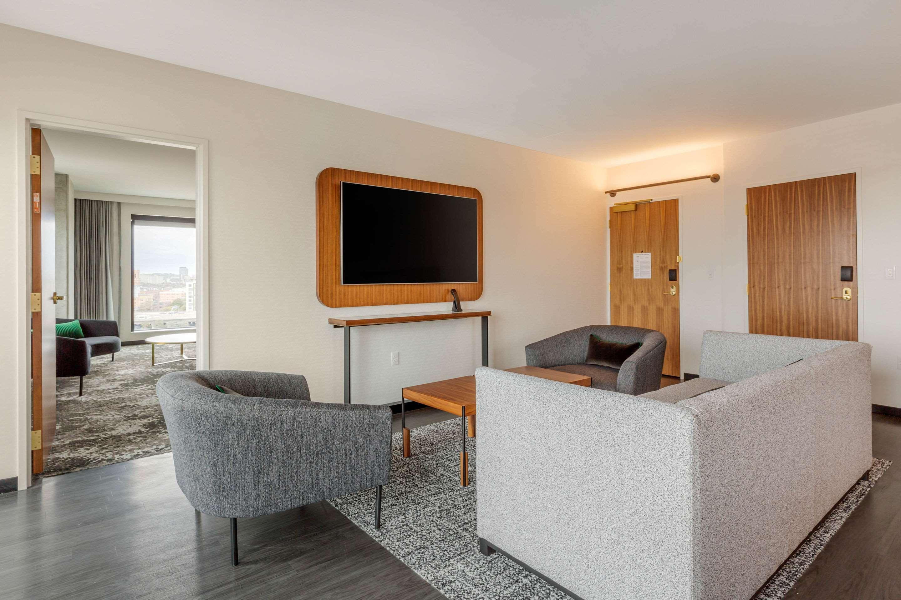 Cambria Hotel Boston Downtown - Seaport Esterno foto